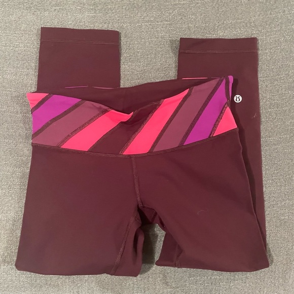 Lululemon Wunder Under Crop III - Picture 6 of 8